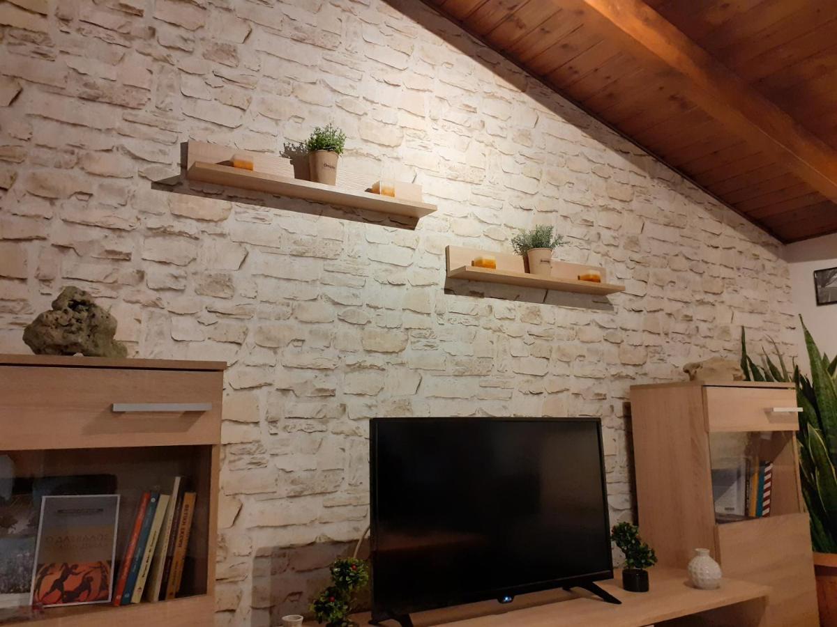 The View Attic Apartment Ioannina Ngoại thất bức ảnh